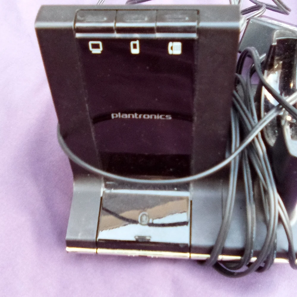 Plantronics Black Wearable Charger Stand
